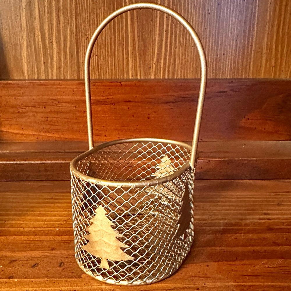 Gold Christmas Tree Metal Basket - Picture 2 of 3